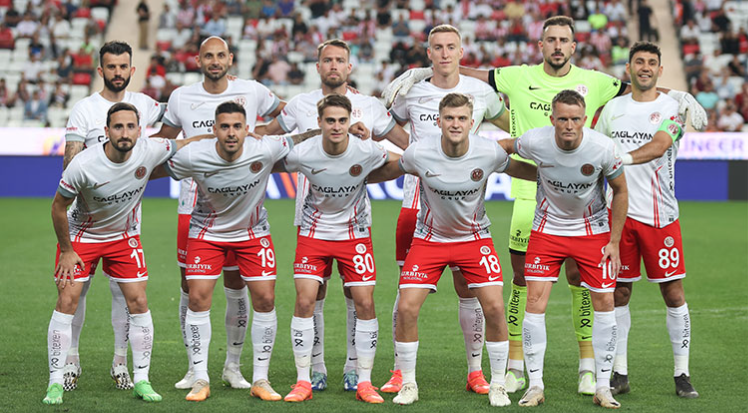 Antalyaspor, 10 kişiyle kazanamıyor