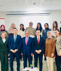 Öğretmen adayları sertifikalarını aldı