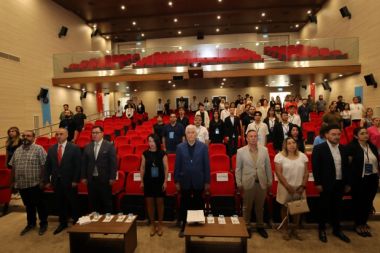 Akdeniz Üniversitesi'nde "Yapay Zekâ Çağında İletişimin Geleceği" konuşuldu