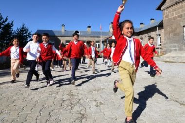 20 milyon öğrenci için yarın karne günü