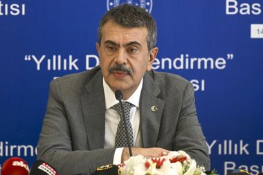 Bakan Tekin’ten “devamsızlık” açıklaması