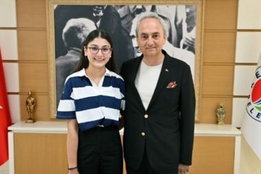Kocagöz, LGS birincisi Naz'ı makamında ağırladı