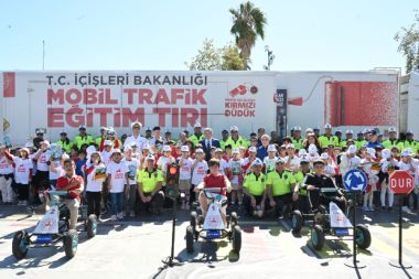 Antalya’da öğrencilere trafik eğitimi verildi