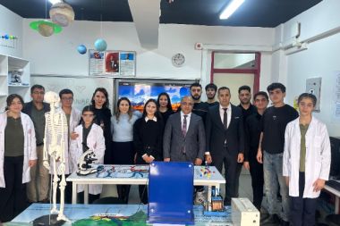 Üniversite öğrencilerinden geleceğin bilim insanlarına laboratuvar desteği