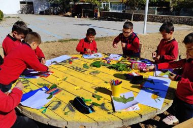 “Açık Hava Sınıfı” projesiyle öğrenciler doğayla iç içe öğrenim görüyor