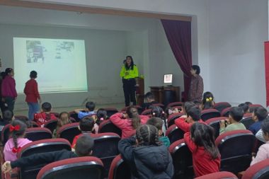 Hem kuralları öğrendiler hem de trafik dedektifi oldular