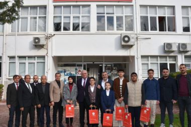 Din eğitimi alanındaki yarışmalarda başarılı olan öğrenciler ödüllendirildi