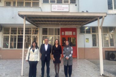 Antalya’da minik öğrencilerden büyük davranış