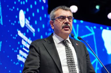 Antalya’da Bakan Tekin'den özel okullara fahiş fiyat uyarısı