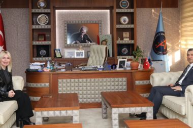 Vali Şahin’den Rektör Özkan’a ziyaret