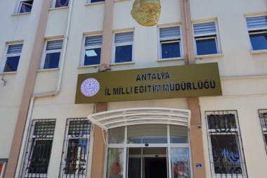 Eğitim camiasını yasa boğan ölüm