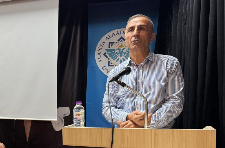 Hayri Çavuşoğlu, Akseki'de üniversitelilerle buluştu