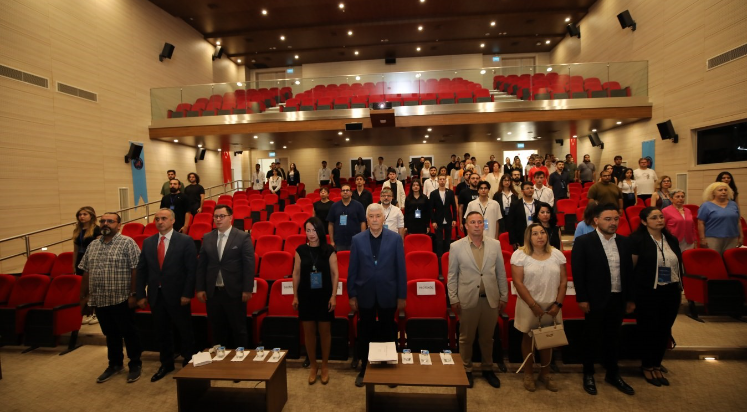 Akdeniz Üniversitesi'nde "Yapay Zekâ Çağında İletişimin Geleceği" konuşuldu