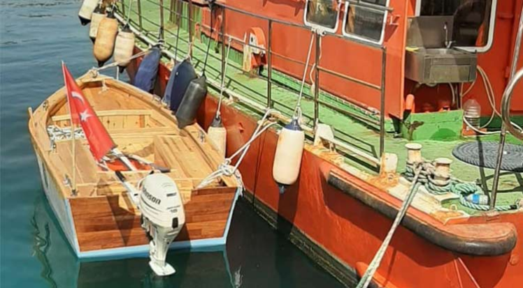 Öğrenciler ahşap tekne yaptı
