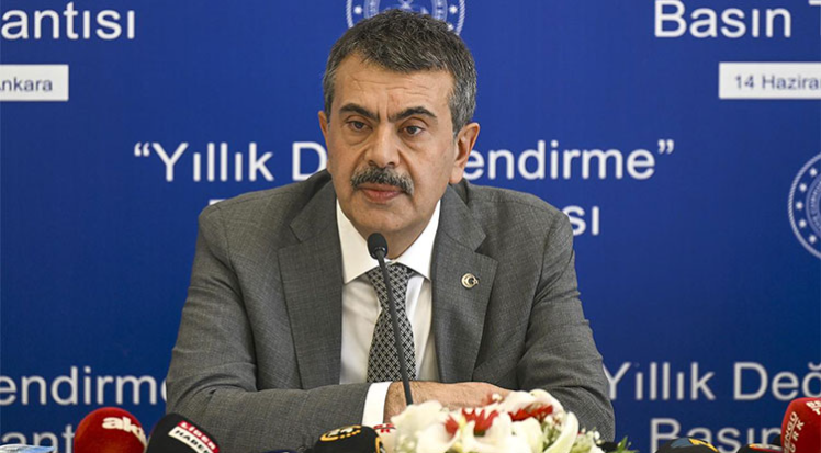 Bakan Tekin’ten “devamsızlık” açıklaması