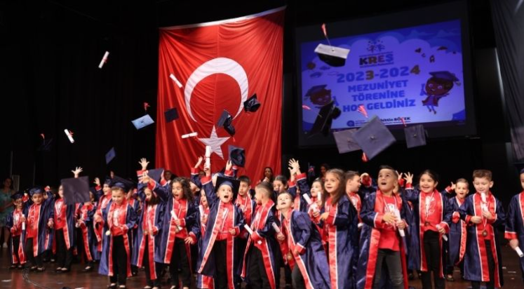 Antalya Büyükşehir kreşlerinde mezuniyet coşkusu