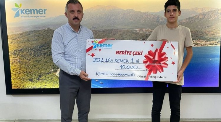 Kemer Kaymakamından LGS şampiyonlarına ödül