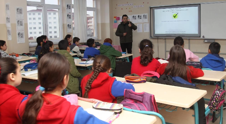 Yaz tatilinin kısalacağı iddialarına MEB'den yanıt