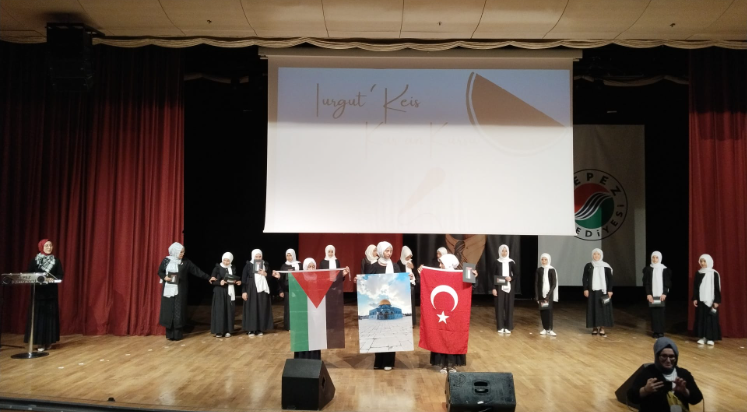 Antalya'da Kur'an kursu öğrencilerinden Filistin'e yardım