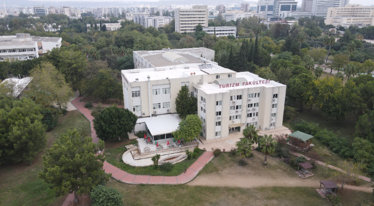 AÜ Turizm Fakültesi, kendi alanında tercihte birinci sırada yer aldı