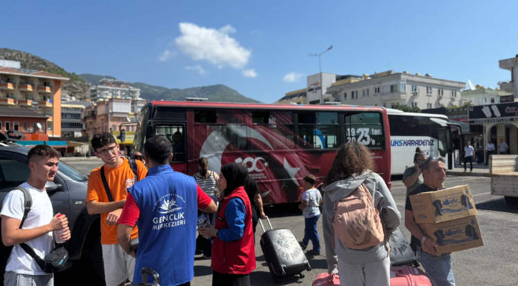 Alanya’da öğrencilere hoş geldin karşılaması