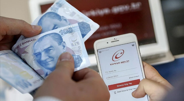 Öğrenim kredisi ve burs ödemeleri başladı