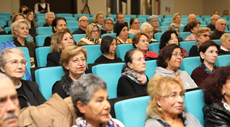 ALKÜ Tazelenme Üniversitesinde ilk ders heyecanı