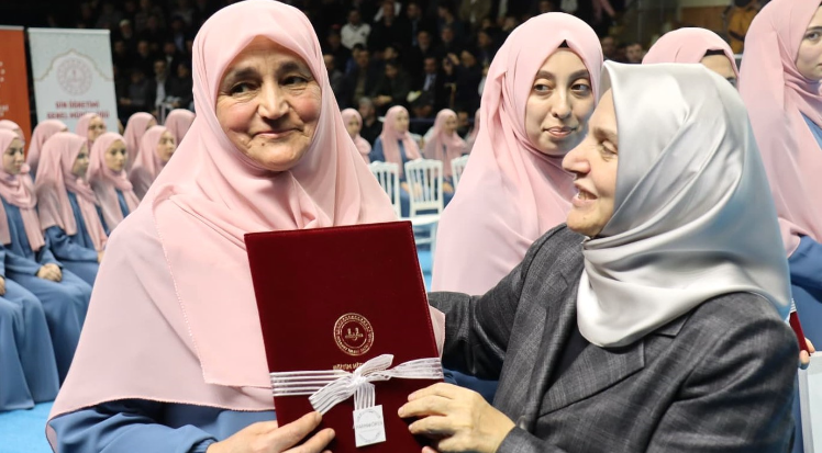 Çocukluk hayali olan hafızlığı 63 yaşında gerçekleştirdi
