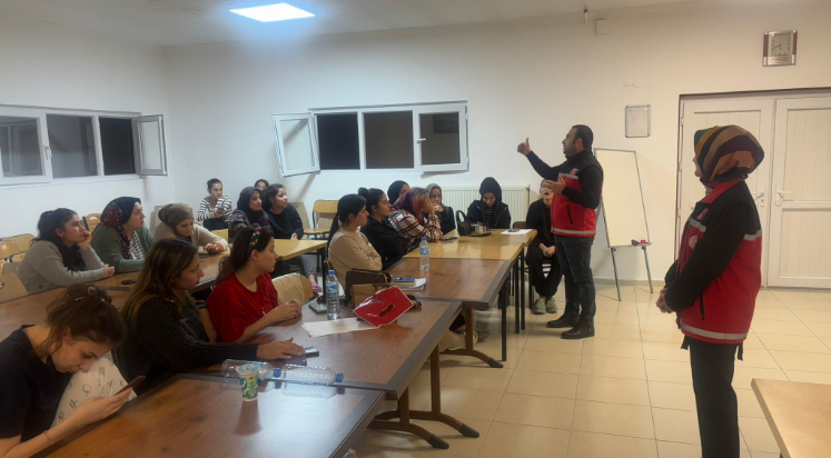 KYK yurdunda kalan öğrencilere yönelik seminer