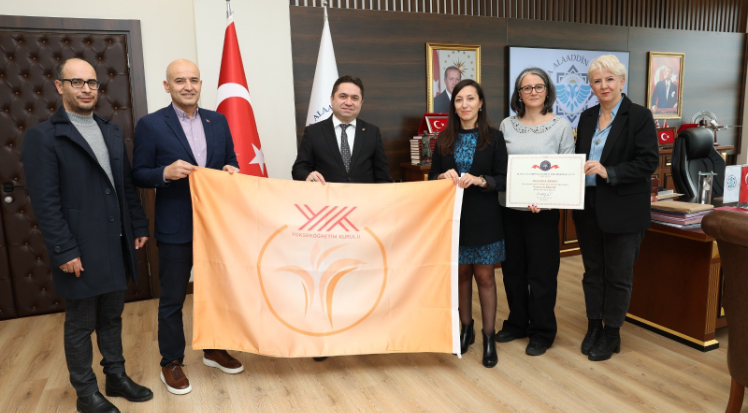 ALKÜ’de turuncu bayrak gururu