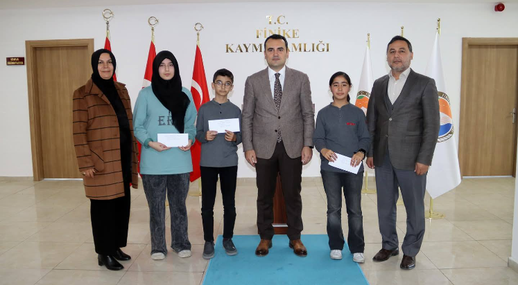 Finike'de başarılı öğrenciler ödüllendirildi