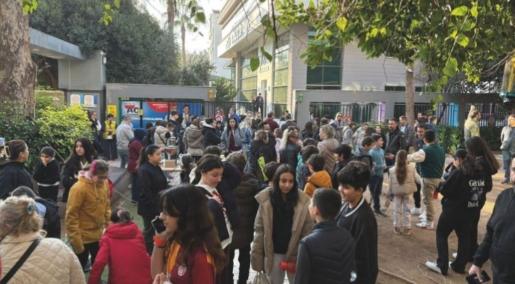 Antalya da binlerce öğrenci burs kazanmak için ter döktü