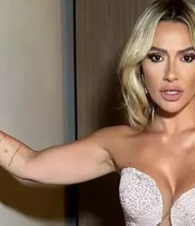Hadise gözyaşları içerisinde paylaşım