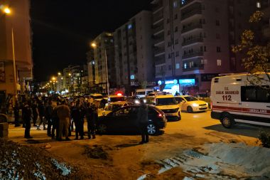 Çıkan kavgada 2 kişi bıçakla yaralandı