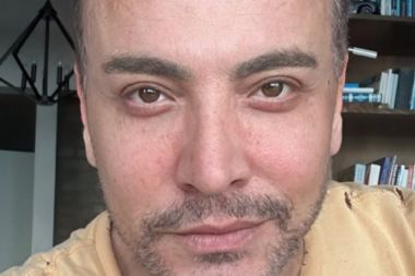 Şarkıcı Cenk Eren'in saati sahte çıktı