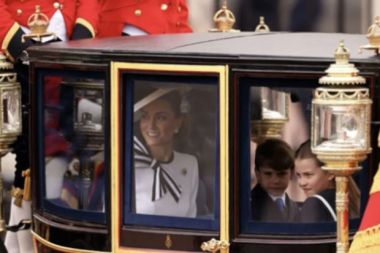 İngiltere Prensesi Kate, aylar sonra geri döndü