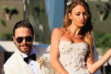 Oyuncu Ahmet Kural'dan romantik evlilik yıl dönümü mesajı