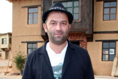 Şevket Çoruh kendisinden 15 yaş küçük eşiyle görüntülendi