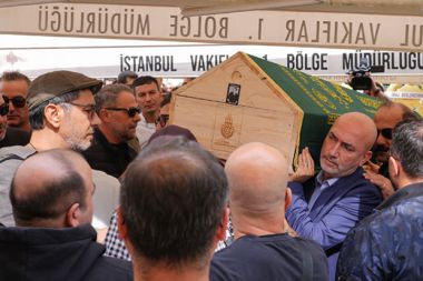 Metin Arolat, son yolculuğuna uğurlandı
