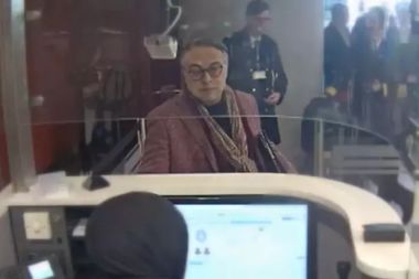 Modacı Barbaros Şansal gözaltına alındı