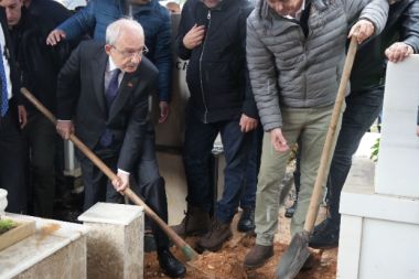 Kılıçdaroğlu'nun dünürü Antalya'da toprağa verildi