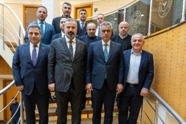 Sağlık Bakanı Kemal Memişoğlu'ndan Çaykur Rizespor Kulübüne ziyaret