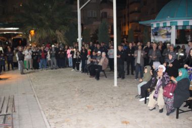 Kumluca'da 60 umre yolcusu dualarla uğurlandı