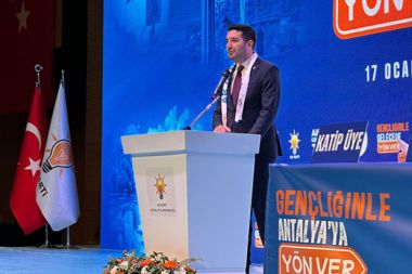 AK Parti Antalya İl Gençlik Kolları Başkanı Alkan, güven tazeledi
