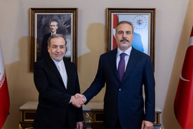 Bakan Fidan, İranlı mevkidaşı Erakçi ile telefonda görüştü