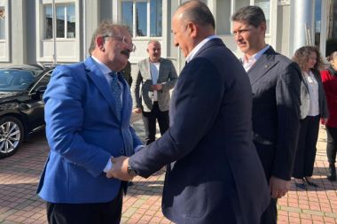 Çavusoğlu'dan Müdür Özkan'a taziye ziyareti