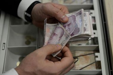 TBMM Genel Kurulu’nda emekli aylıklarına ilişkin madde kabul edildi
