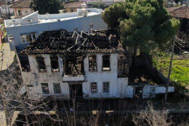 Antalya’nın göbeğinde yangın korkusu
