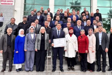 Başkan Çetin mazbatasını aldı