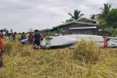 Filipinler’de küçük uçak düştü: 4 ölü